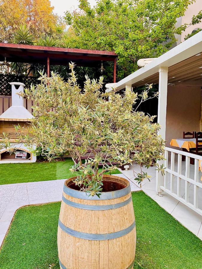 Karteros Hotel Екстериор снимка