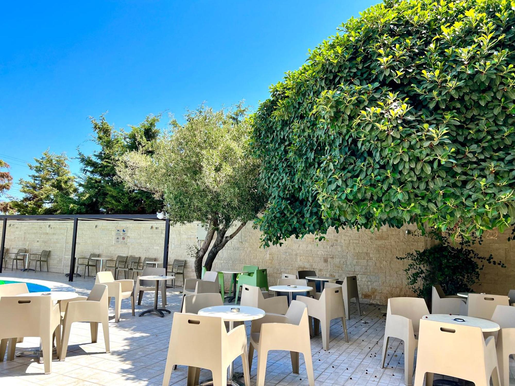 Karteros Hotel Екстериор снимка