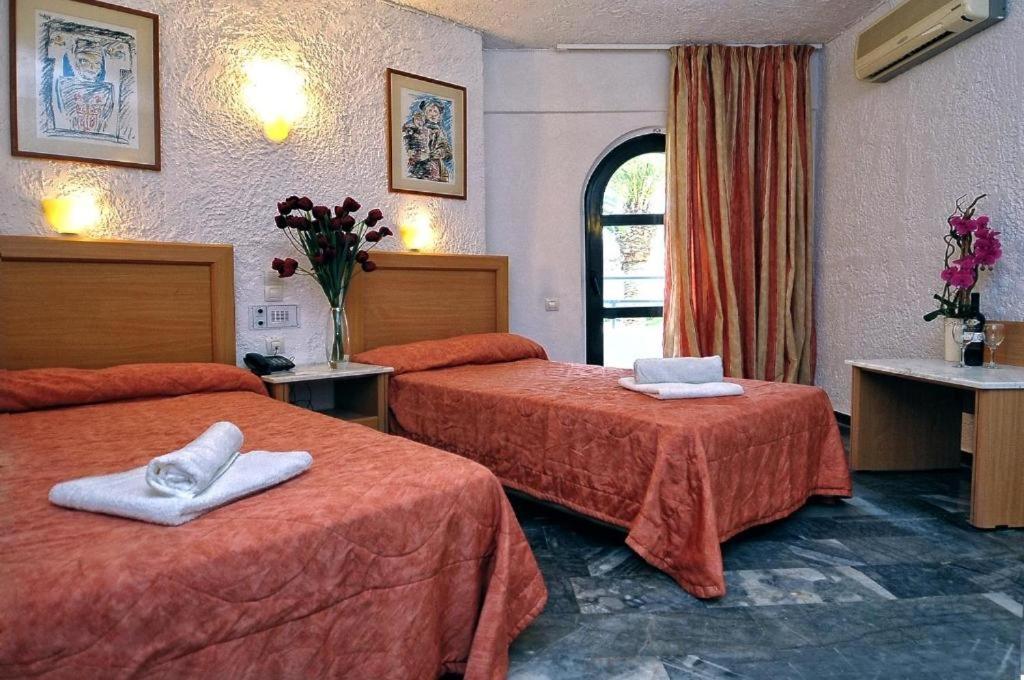 Karteros Hotel Екстериор снимка