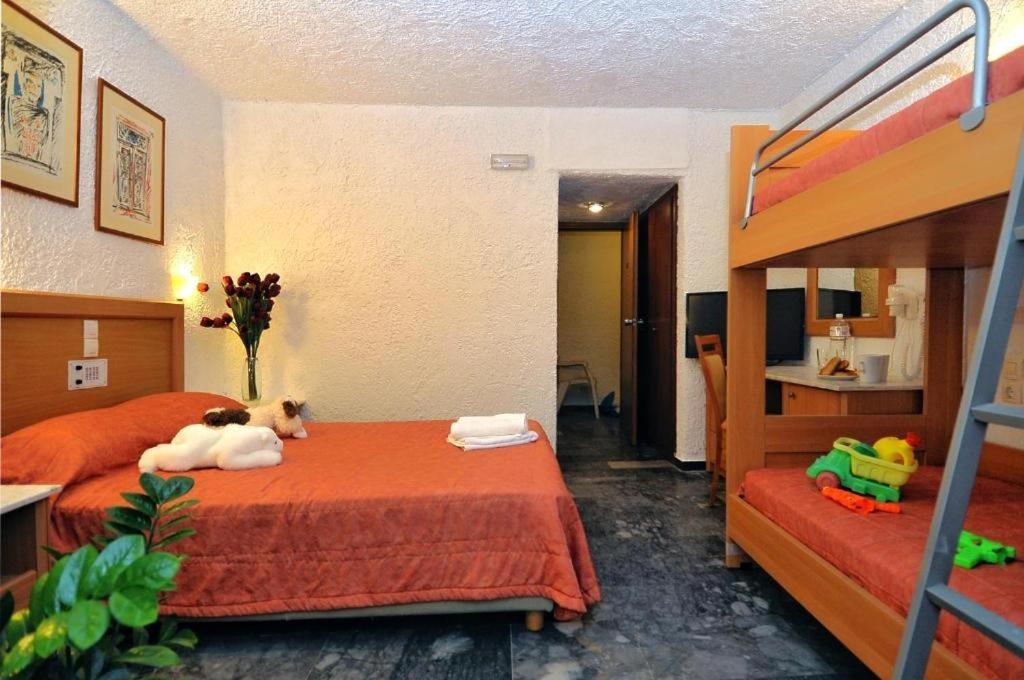 Karteros Hotel Екстериор снимка