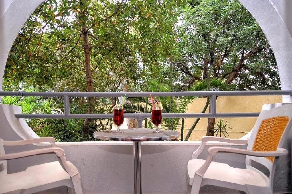 Karteros Hotel Екстериор снимка