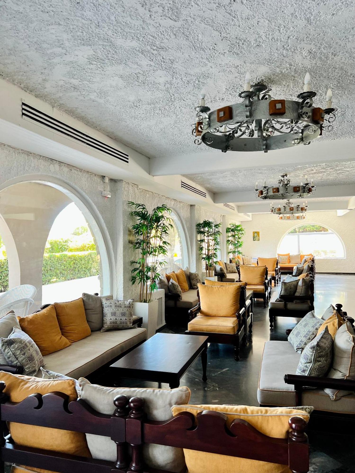 Karteros Hotel Екстериор снимка