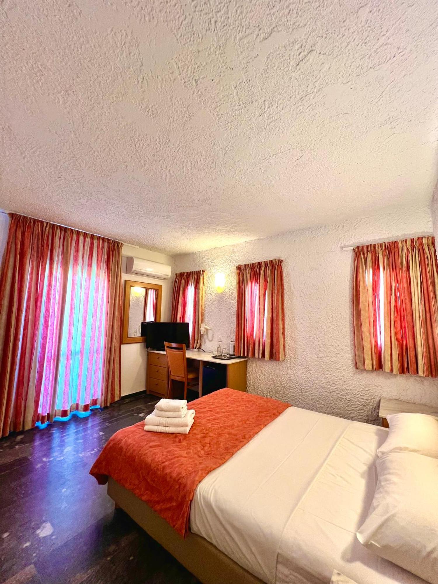 Karteros Hotel Екстериор снимка