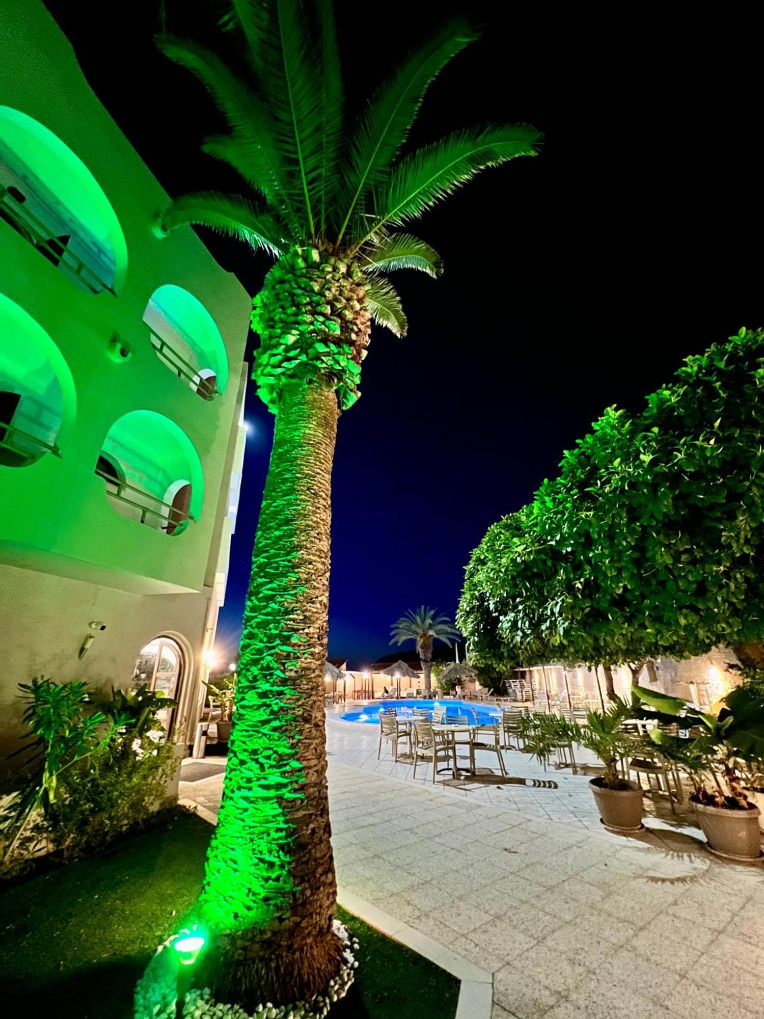 Karteros Hotel Екстериор снимка