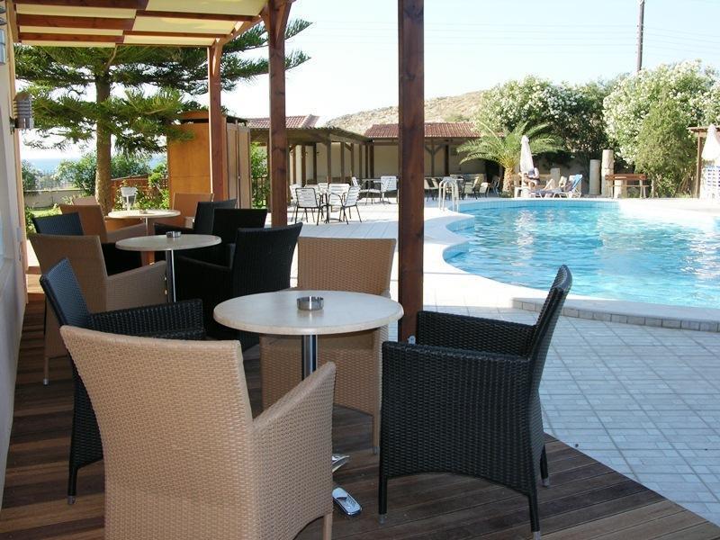 Karteros Hotel Екстериор снимка